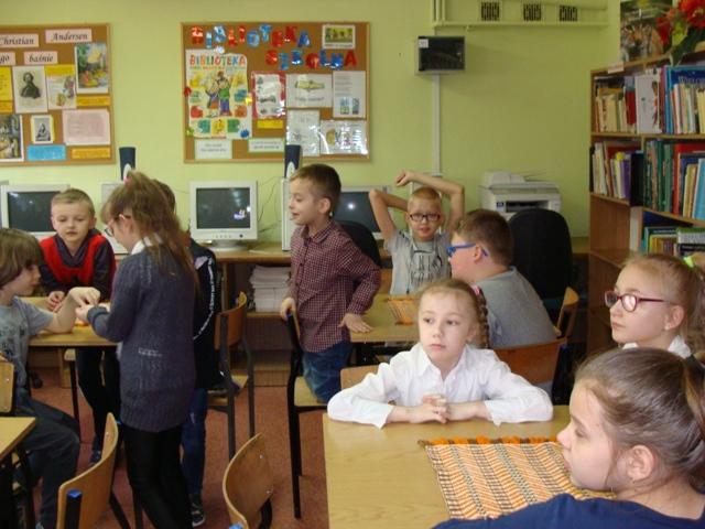 12.04.2018_W BIBLIOTECE02.JPG
